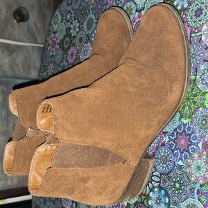 Women's Tan Suede Ankle Boots